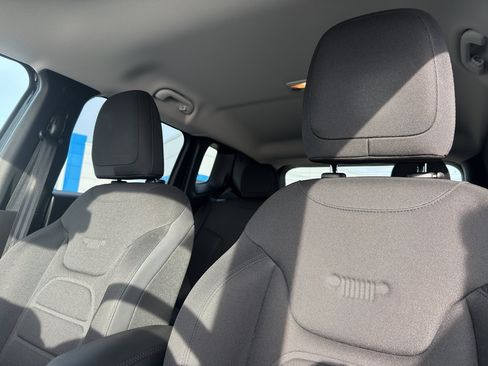 Used 2016 Jeep Renegade Latitude image 26