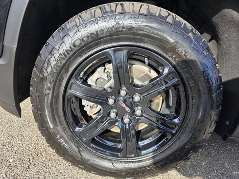 Used 2023 GMC Acadia AT4 w/ Technology Package image 4