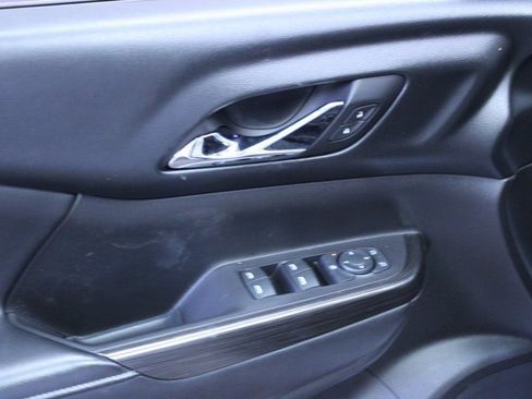 Used 2018 GMC Acadia SLT image 16