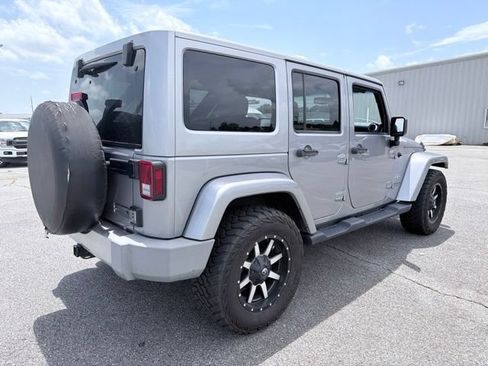 Used 2016 Jeep Wrangler Unlimited Sahara w/ Max Tow Package AWD/4WD image 3