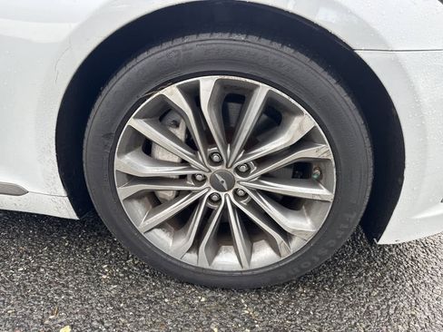 Used 2015 Hyundai Genesis 3.8 w/ Option Group 03 image 29