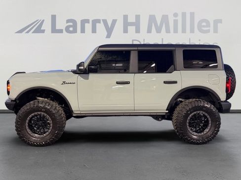 Certified 2024 Ford Bronco Wildtrak AWD/4WD image 2