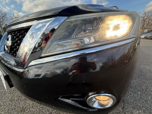Used 2015 Nissan Pathfinder Platinum w/ Family Entertainment Package image 11