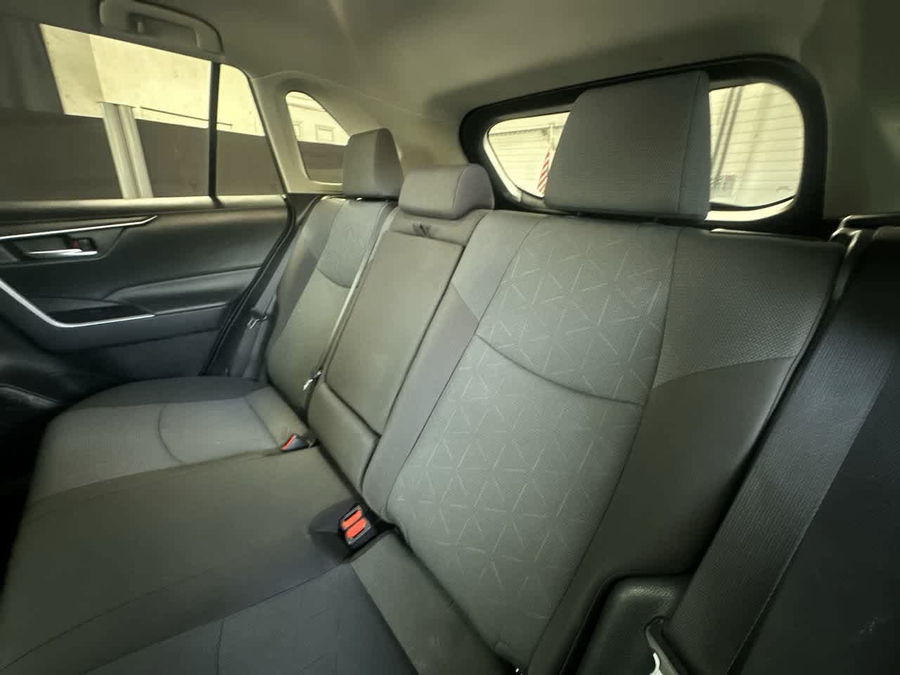 Used 2025 Toyota RAV4 XLE FWD image 22