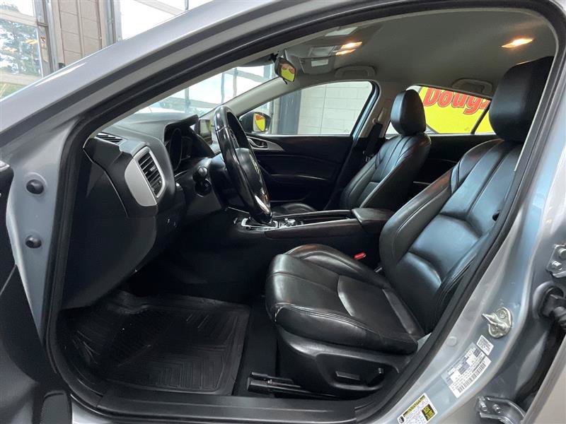 Used 2018 MAZDA MAZDA3 Touring FWD image 11