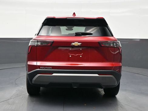 Used 2025 Chevrolet Equinox LT w/ Safety and Technology Package FWD image 4