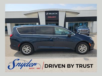 Used 2023 Chrysler Pacifica Touring-L