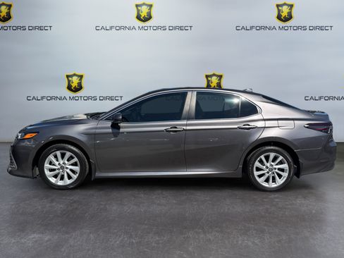 Used 2023 Toyota Camry LE w/ Convenience Package FWD image 2