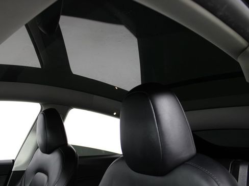 Used 2024 Tesla Model Y Performance AWD/4WD image 9