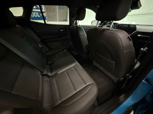 Used 2025 Chevrolet Trax RS w/ Driver Confidence Package image 6