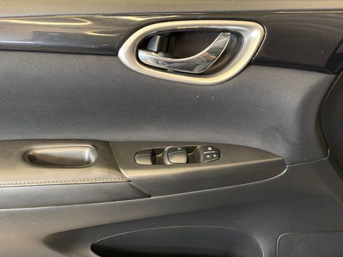Used 2019 Nissan Sentra SV FWD image 18
