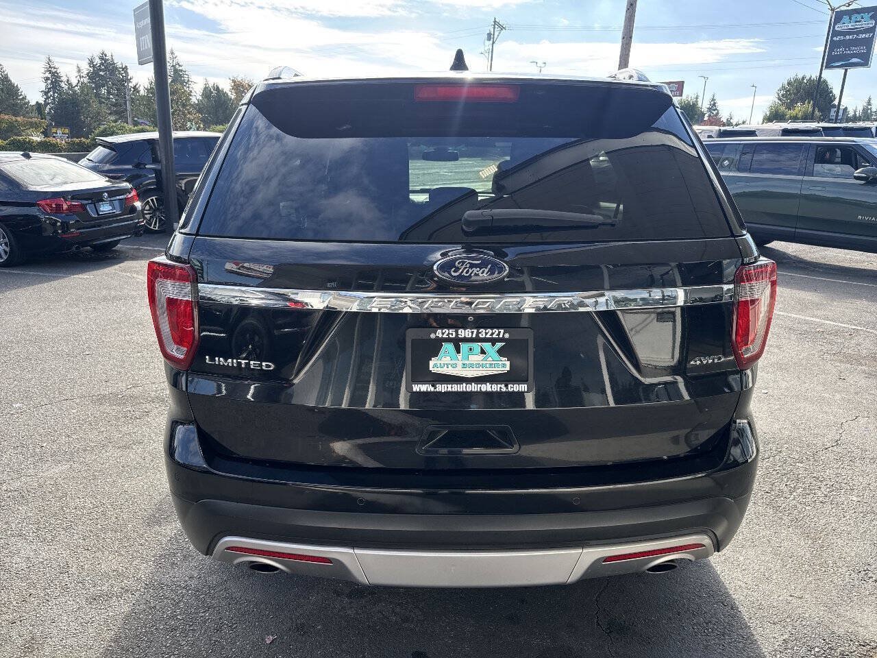 Used 2016 Ford Explorer Limited w/ Equipment Group 301A AWD/4WD image 5