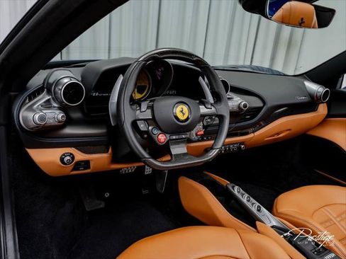 Used 2022 Ferrari F8 Tributo RWD image 35