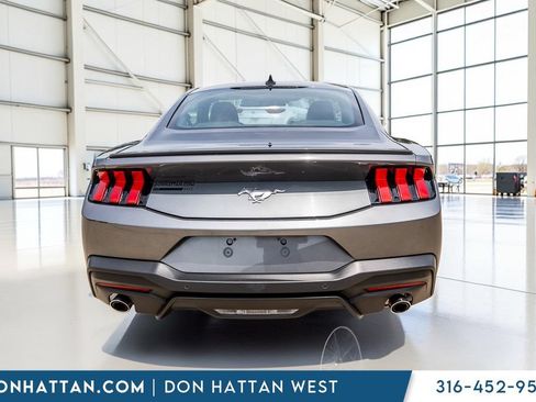 Used 2025 Ford Mustang Premium RWD image 22