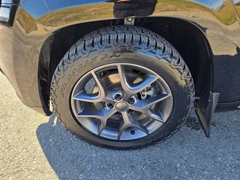 Used 2020 Jeep Grand Cherokee Limited X image 12