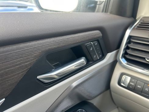 Used 2024 GMC Acadia Denali w/ Super Cruise Package image 16