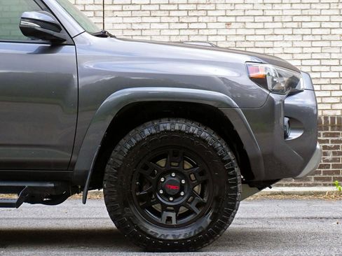 Used 2019 Toyota 4Runner TRD Off-Road Premium AWD/4WD image 5