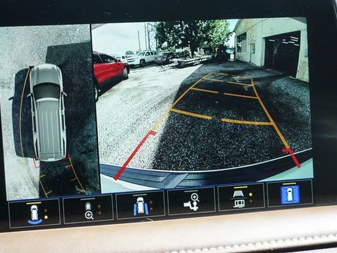 Used 2024 Chevrolet Tahoe High Country AWD/4WD image 32