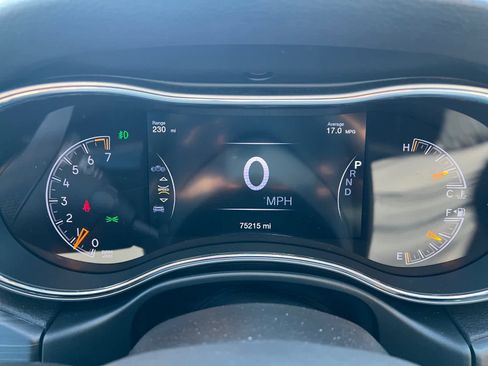 Used 2021 Jeep Grand Cherokee Laredo X image 22