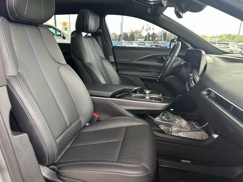 Used 2024 Cadillac Lyriq Sport w/ LPO, Floor Liner Package AWD/4WD image 15