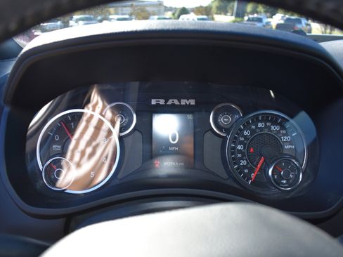 Used 2024 RAM 2500 Big Horn image 17