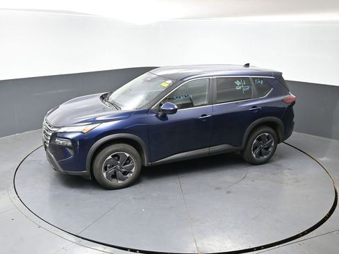 Used 2025 Nissan Rogue SV FWD image 15