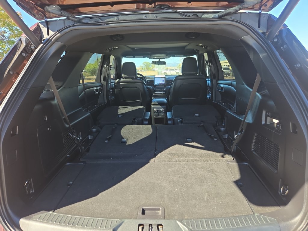 Used 2020 Ford Explorer XLT w/ Equipment Group 202A AWD/4WD image 26