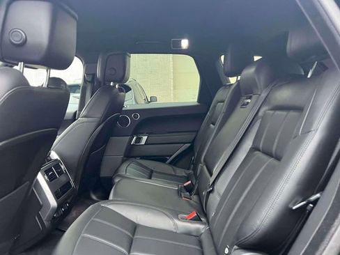 Used 2019 Land Rover Range Rover Sport SE image 12