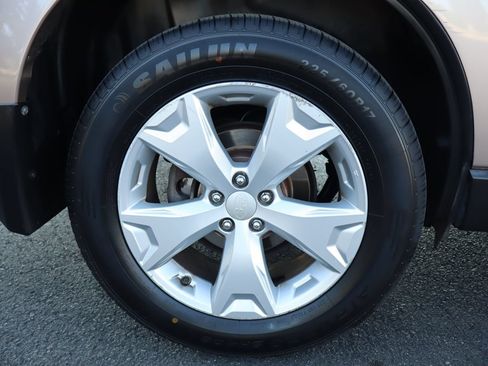 Used 2015 Subaru Forester 2.5i Premium AWD/4WD image 44