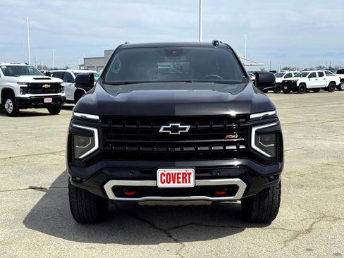 Used 2025 Chevrolet Tahoe Z71 image 3