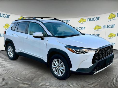 Used 2023 Toyota Corolla Cross LE w/ Moonroof Package image 1