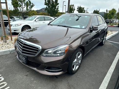 Used 2015 Mercedes-Benz E 250 BlueTEC 4MATIC Sedan image 1