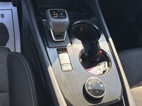 Used 2024 Nissan Rogue SV image 23