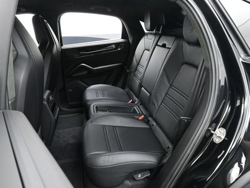 Used 2024 Porsche Cayenne Turbo GT AWD/4WD image 26