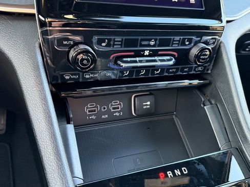 New 2025 Jeep Grand Cherokee Laredo X w/ Luxury Tech Group I image 24