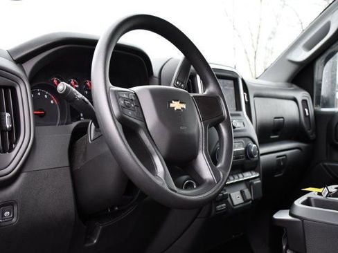 Used 2025 Chevrolet Silverado 2500 Custom w/ Custom Value Package image 13