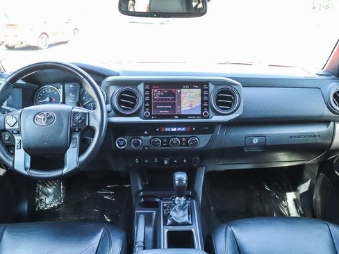 Used 2022 Toyota Tacoma TRD Off-Road w/ TRD Premium Off Road Package AWD/4WD image 14