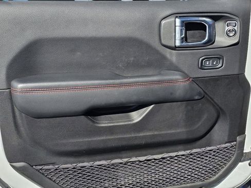 Used 2023 Jeep Gladiator Rubicon w/ Cold Weather Group AWD/4WD image 16