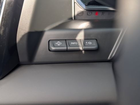 Used 2025 GMC Sierra 1500 Denali Ultimate image 32