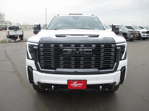 Used 2024 GMC Sierra 2500 Denali Ultimate image 12