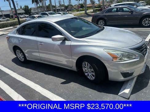 Used 2014 Nissan Altima 2.5 S FWD image 1