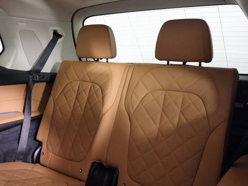 Used 2026 BMW X7 xDrive40i w/ Premium Package image 12