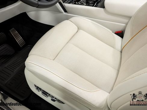 Used 2023 Rolls-Royce Cullinan AWD/4WD image 18