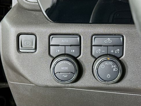 Used 2023 Chevrolet Silverado 1500 LT image 17