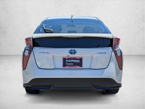 Used 2016 Toyota Prius Three Touring FWD image 7