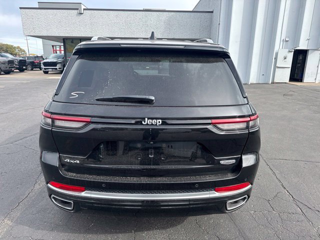 Used 2023 Jeep Grand Cherokee Summit w/ Luxury Tech Group V AWD/4WD image 8