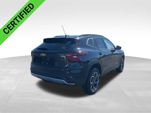 Certified 2024 Chevrolet Trax LT w/ Driver Confidence Package FWD image 6