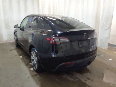 Used 2023 Tesla Model Y Long Range AWD/4WD image 4