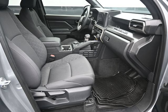 Used 2024 Toyota Tacoma SR5 AWD/4WD image 22