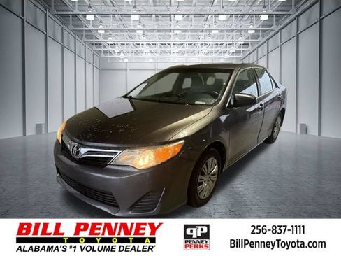 Used 2012 Toyota Camry LE FWD image 1